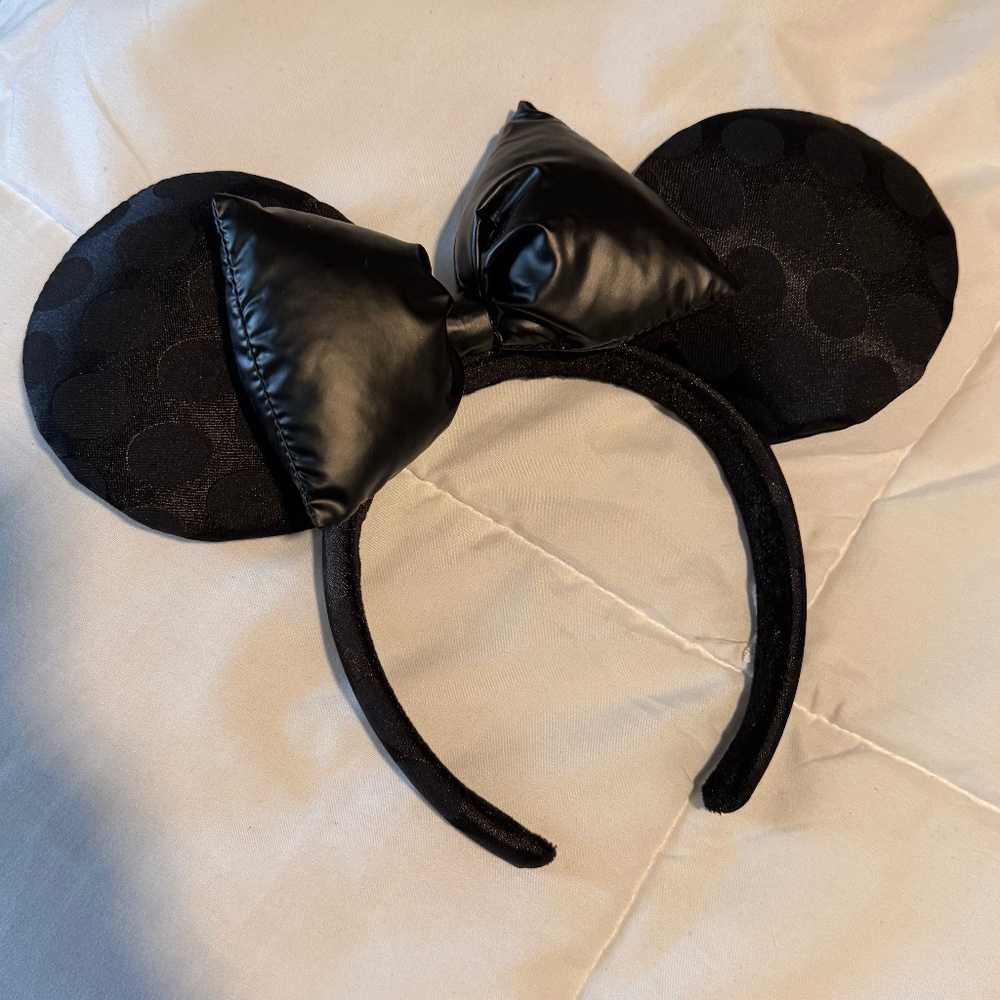Walt Disney Park Minnie Mouse Ears- Black